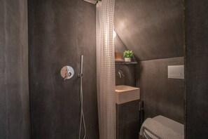 Hair dryer, towels