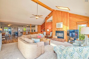 Televisión, futbolito y tenis de mesa 