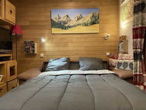 2 dormitorios, tabla de planchar con plancha, cuna de viaje y wifi