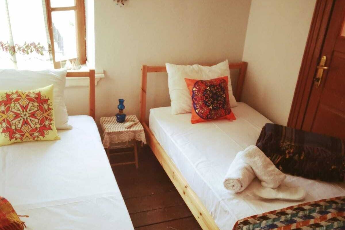 Standard Room | Free WiFi, bed sheets
