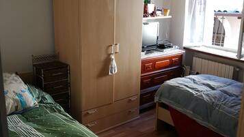 1 chambre, fer et planche Ă repasser