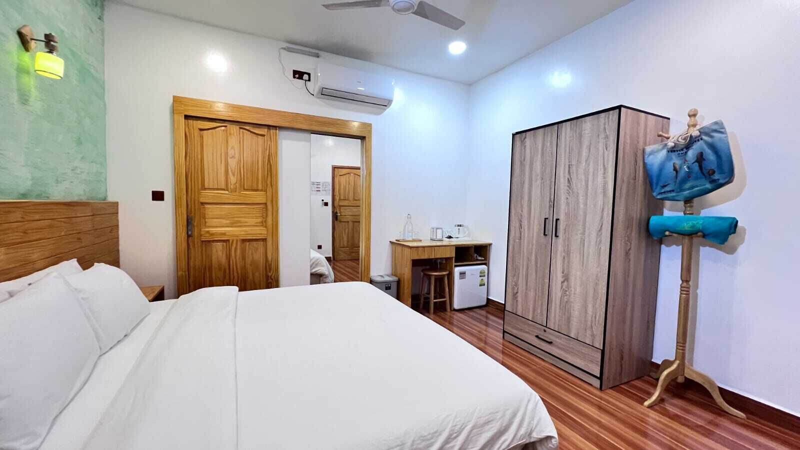 Ropa de cama de alta calidad y muebles diferentes 