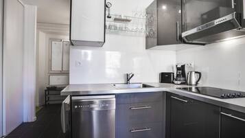 Fridge, microwave, oven, dishwasher