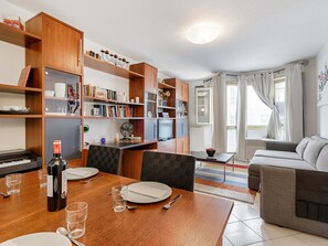 TV - Appartement de l'Acropole - Welkeys (Montpellier)