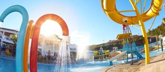 Must See Lake Resort!