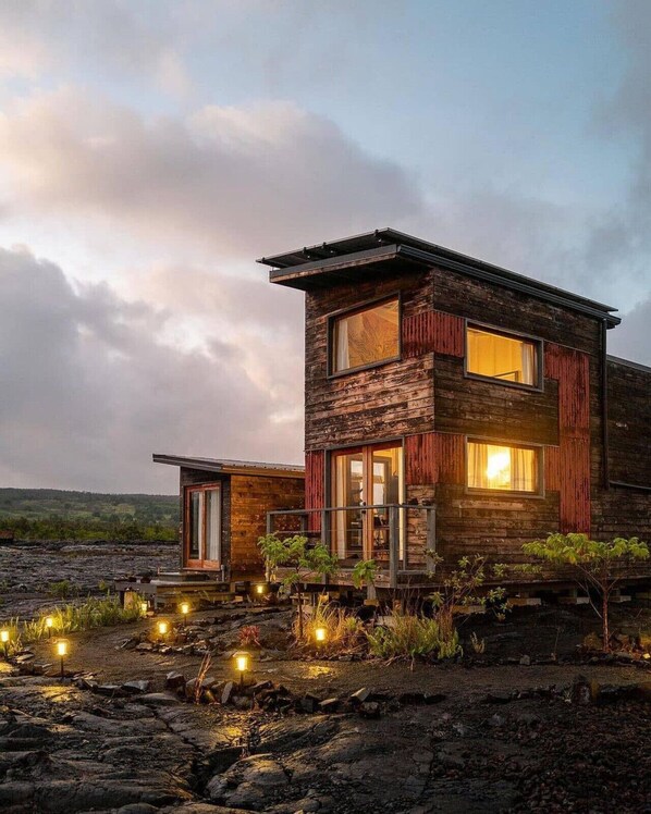 المنشأة من الخارج