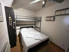 3 chambres, fer et planche Ă repasser, Wi-Fi, draps fournis