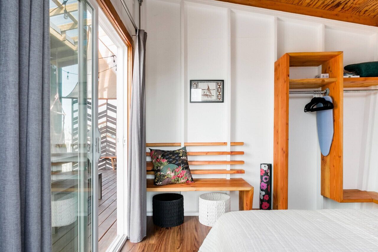 2 bedrooms, desk, iron/ironing board, travel crib