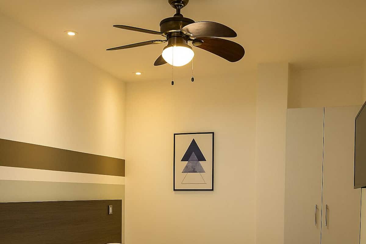 Double Room | Minibar, in-room safe, individually decorated, individually furnished