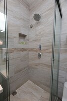 Ducha, cabezal de ducha tipo lluvia, artículos de tocador gratuitos