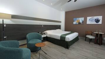 Studio Suite Junior | Minibar, két bảo mật tại phòng, trang trí khác biệt
