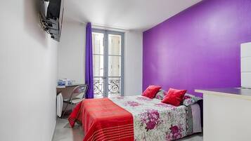 Tweepersoonskamer | Een bureau, geluiddichte muren, gratis wifi, beddengoed