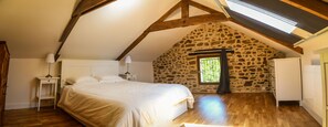 2 chambres, fer et planche Ă repasser, Wi-Fi, draps fournis