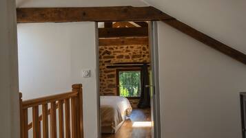 2 chambres, fer et planche à repasser, Wi-Fi, draps fournis