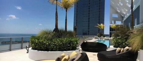 Outdoor pool, a heated pool