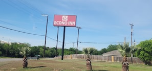 Exterior - Econo Inn Lackland AFB Seaworld (San Antonio)
