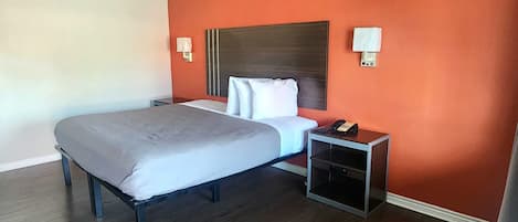 Desk, soundproofing, iron/ironing board, free WiFi