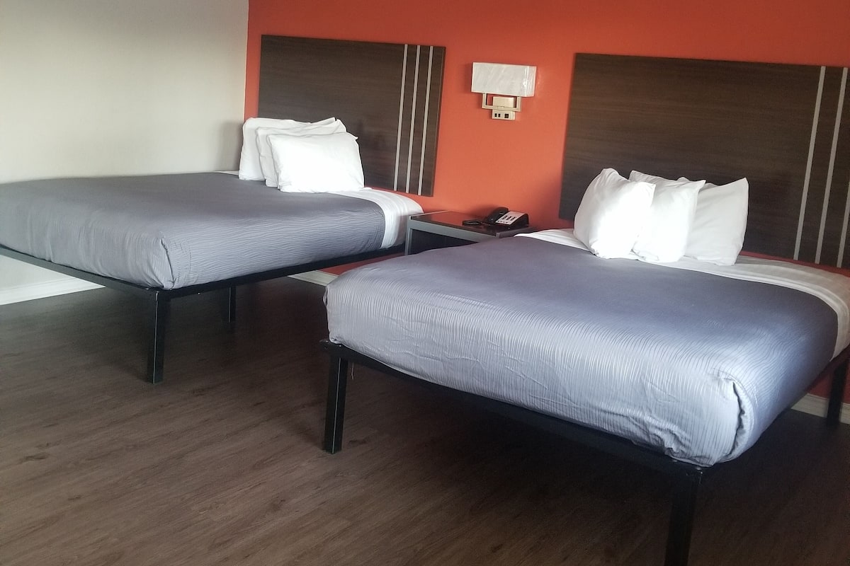 Standard Double Room | Desk, soundproofing, iron/ironing board, WiFi (free)