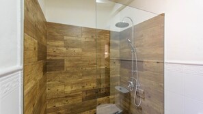 Shower, hair dryer - Los Algarrobales - El Rancho Montecorto by Ruralidays (Cádiz)