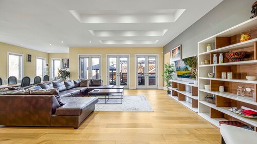 Executive Villa - Year Round Swim Spa & Game Room