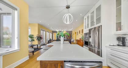 Executive Villa - Year Round Swim Spa & Game Room