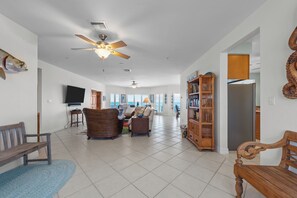 Smart TV, DVD player, books, stereo