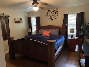4 bedrooms, desk, iron/ironing board, free WiFi
