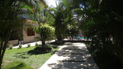 2. farm 500m2, duplex house, pool, lake, football field and barbecue. 