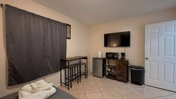 1 Schlafzimmer, Bügeleisen/Bügelbrett, kostenloses WLAN, Bettwäsche