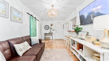 Smart TV, chimenea, Netflix y Hulu