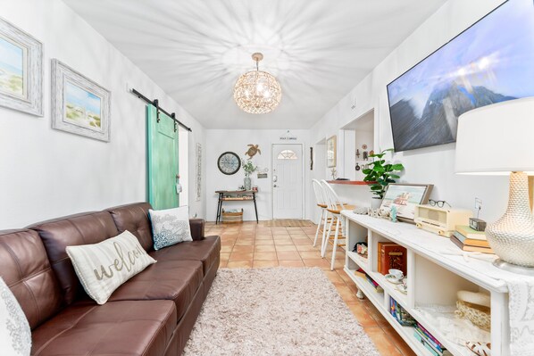 Smart TV, chimenea, Netflix y Hulu