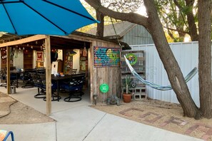 Outdoor dining - The Bung - Waves of Fun! (Lubbock)