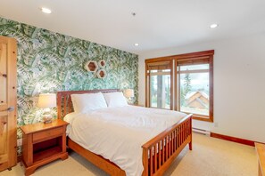 2 bedrooms, internet, bed sheets