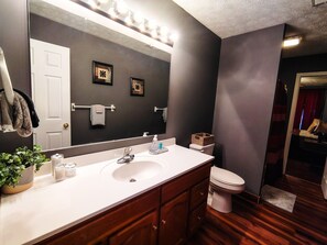 Combined shower/bathtub, hair dryer, towels, soap