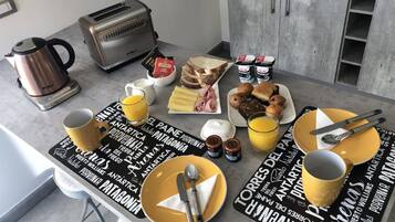 Free daily continental breakfast