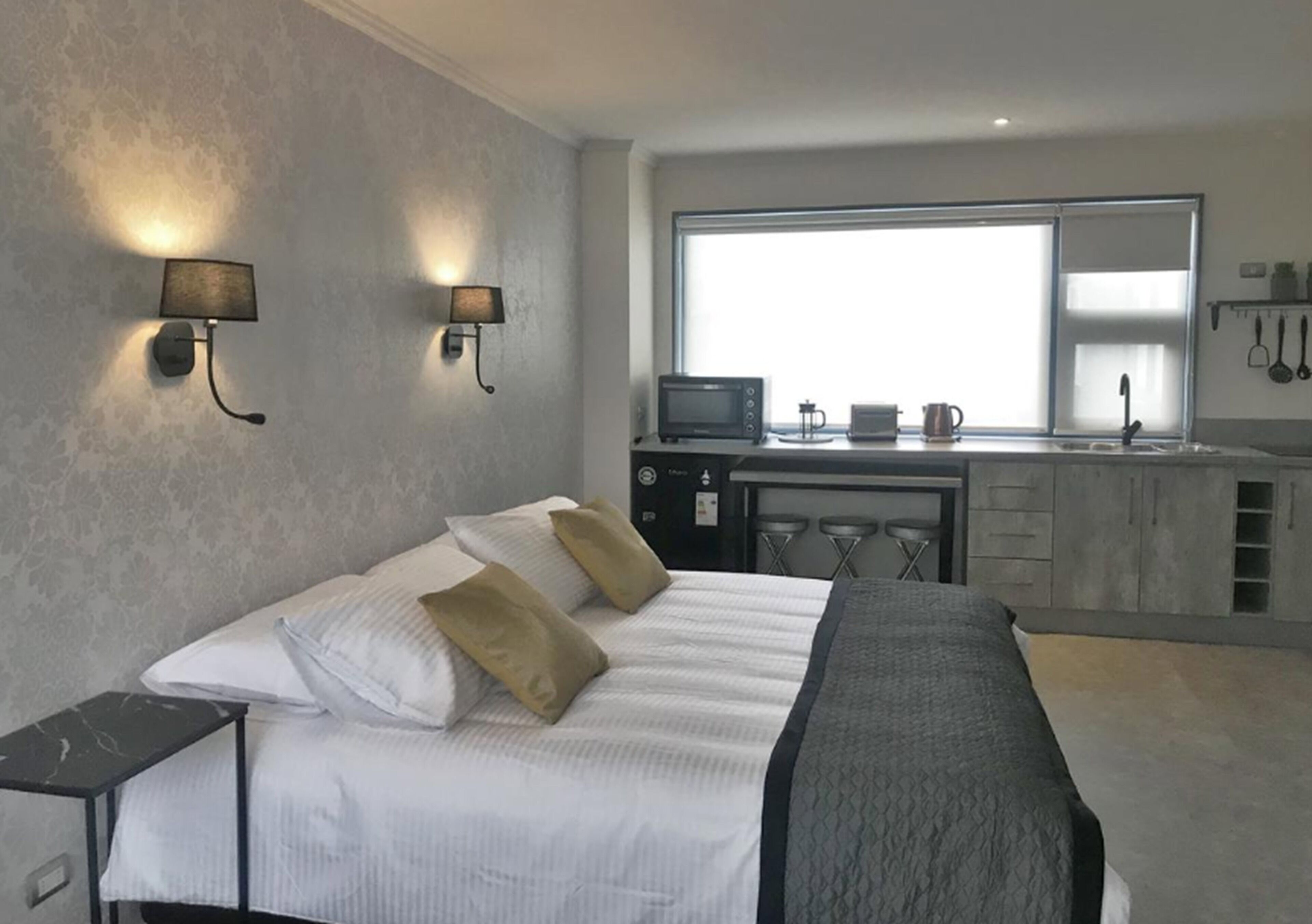 2 bedrooms, premium bedding, minibar, free WiFi