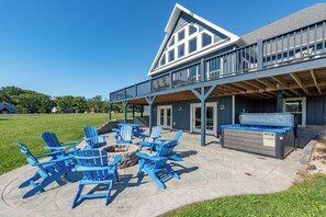 Outdoor dining - Lake Access Lodge w/ Bar & Game Room (Swanton)