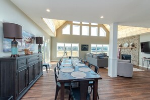 Interior - Lake Access Lodge w/ Bar & Game Room (Swanton)