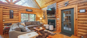 Cozy Cabin in Pines w/ Soothing Hot Tub