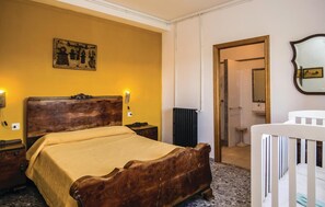 9 chambres, lit parapluie