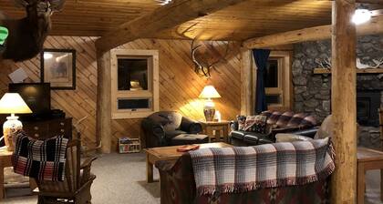 Peaceful Logan Mountain Cabin close to Yellowstone