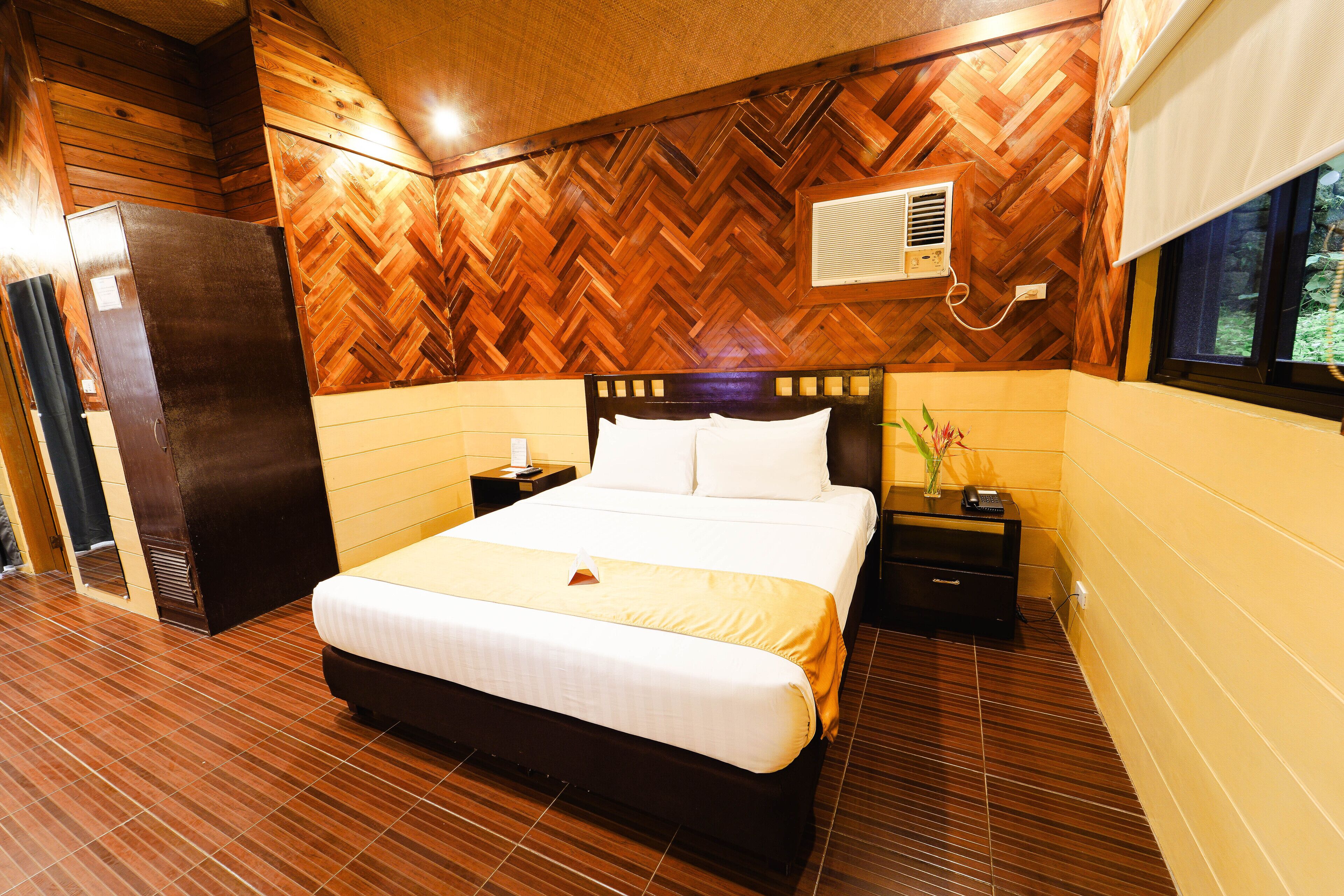 one bed cabana | free wifi, bed sheets