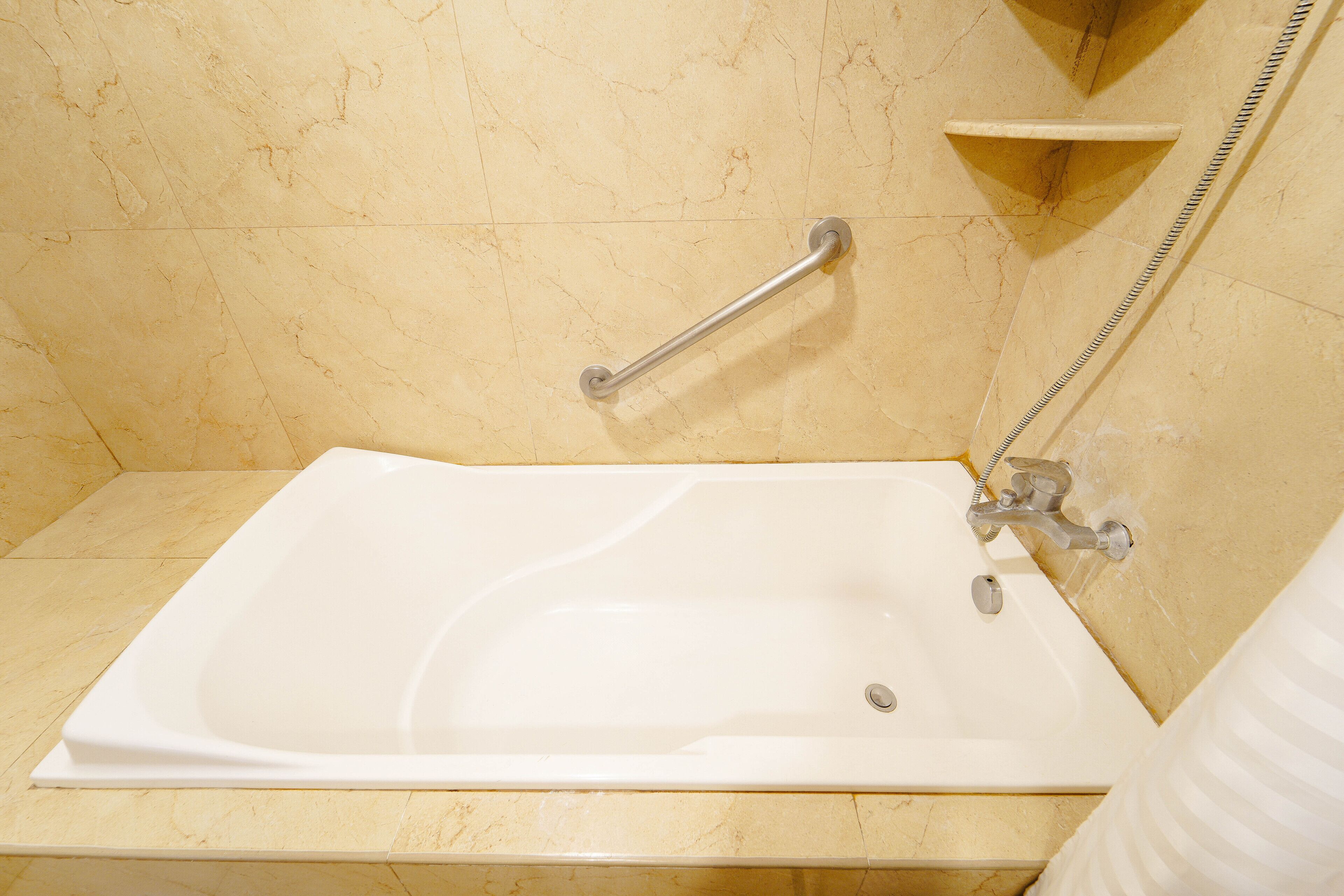 loft room | free wifi, bed sheets