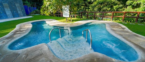 6 piscinas al aire libre