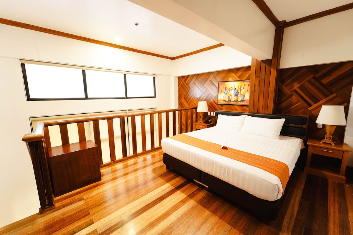 Loft Room | Free WiFi, bed sheets