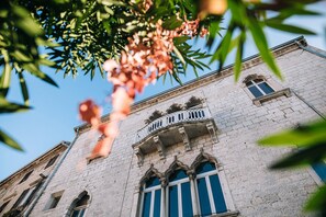 Exterior detail - Demartini Palace (Pula)