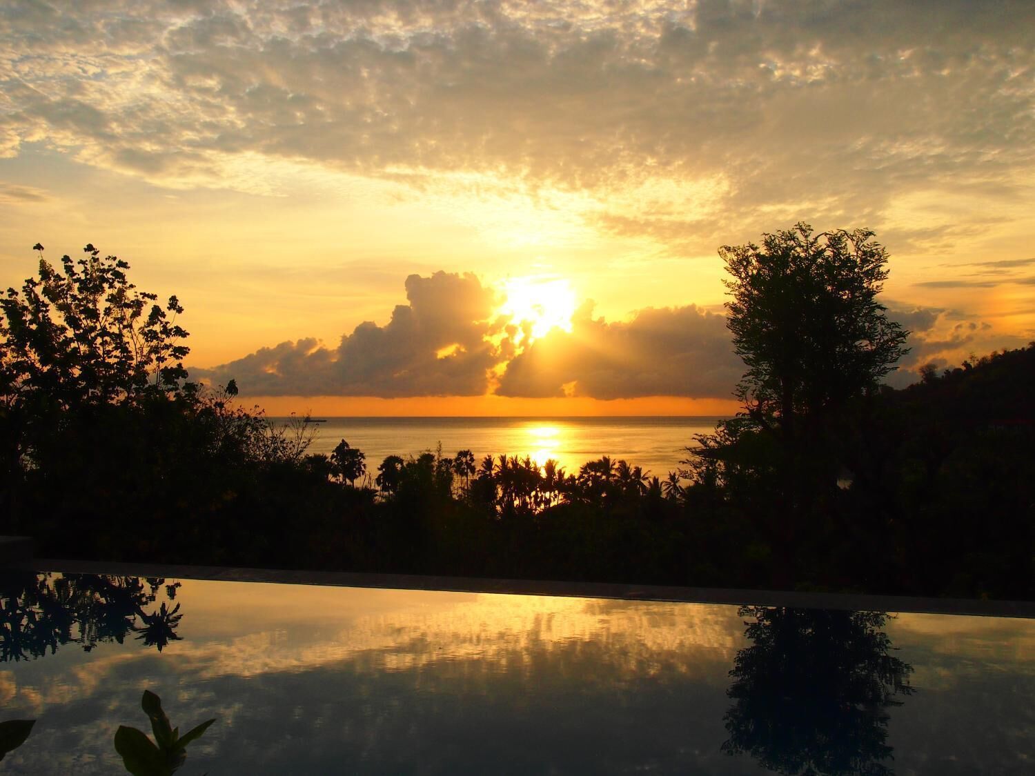 2 outdoor pools, pool umbrellas, sun loungers