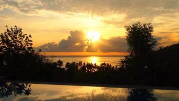 2 outdoor pools, pool umbrellas, pool loungers