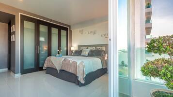 3 bedrooms, in-room safe, desk, iron/ironing board