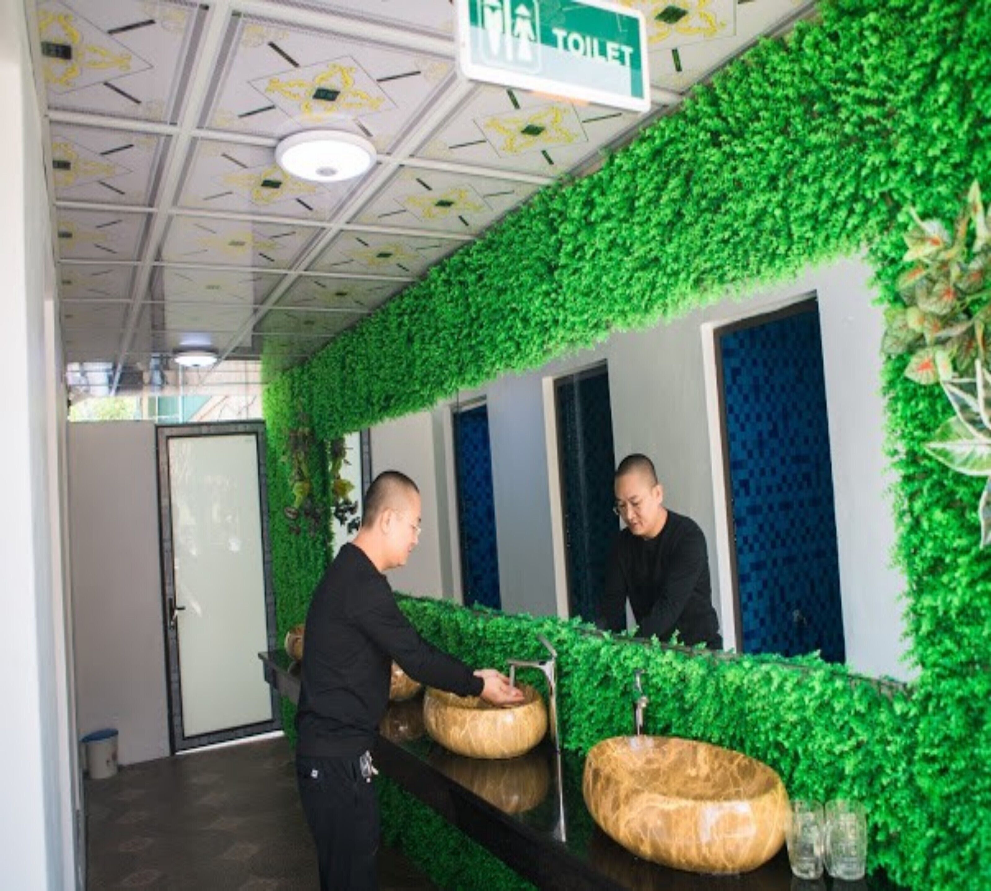 ห้องดับเบิล, ห้องน้ำรวม | ห้องน้ำ | ฝักบัว, ผ้าเช็ดตัว, สบู่, ยาสระผม